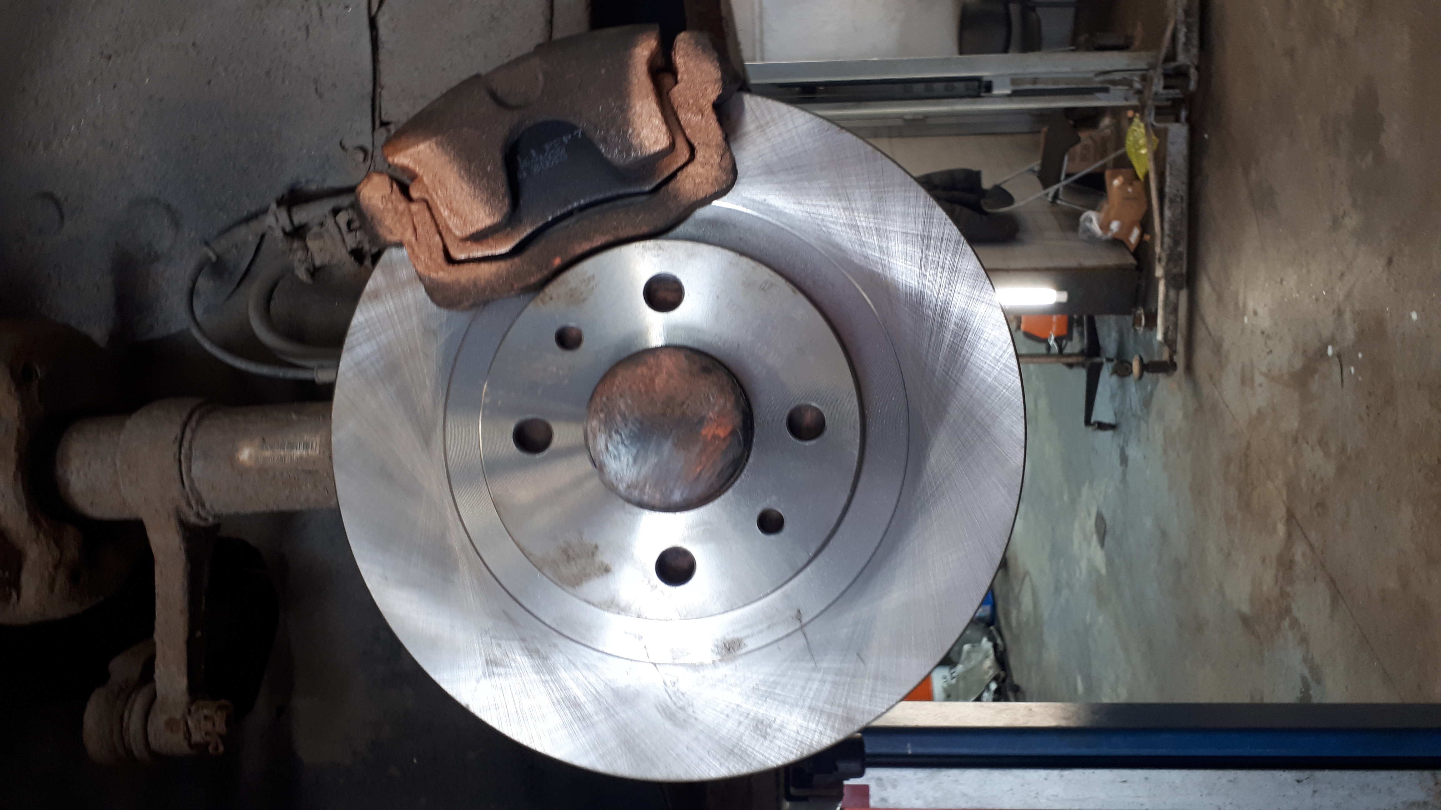 Вибрация при торможении